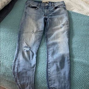 Gap true skinny jeans.